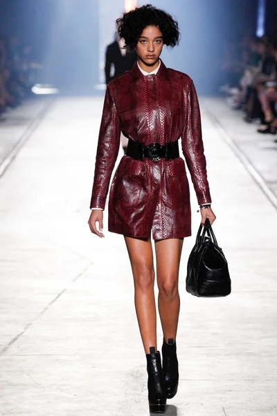 Look 23